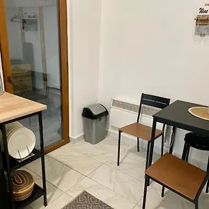 Vis-a-vis - Gara De Nord Appartamento
